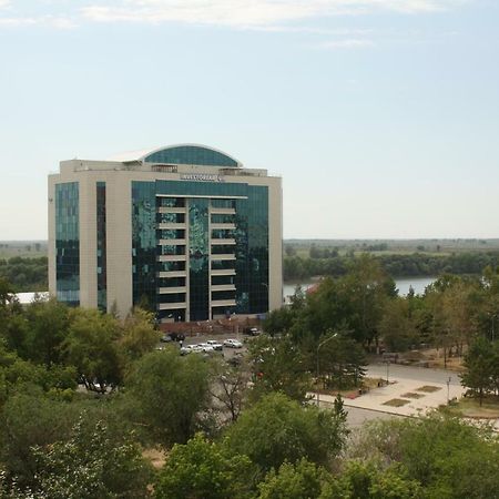 1-Комнатная Квартира На Набережной Pavlodar Dış mekan fotoğraf